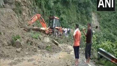 India News | J-K: Landslide Blocks Jammu-Rajouri National Highway, Restoration Work Underway