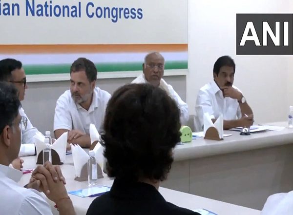 India News | Congress President Kharge Chairs Meeting of AICC General Secretaries, In-charges over Campaign Against Alleged Voter List Manipulation