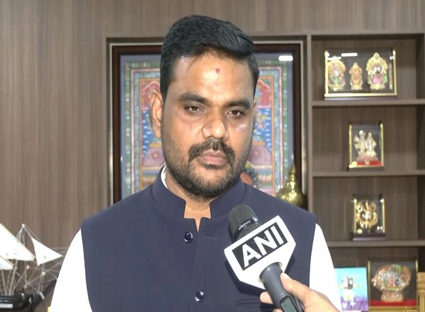 Business News | Projects in Pipeline Will Gain Momentum with Union Cabinet Approving Two Semiconductor Units in State: Odisha Industries Minister Swain