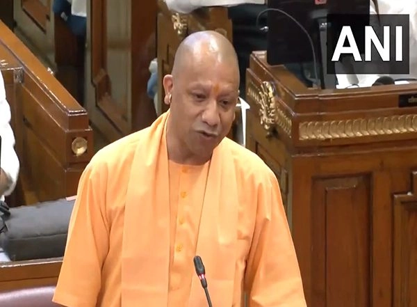India News |   UP CM Yogi Adityanath Orders Strict Measures to Prevent Bird Flu Outbreak