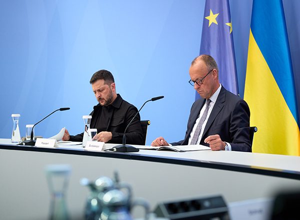 World News | 'No Unilateral Ukraine Peace Deal in Alaska': Zelenskyy, European Leaders Urge Trump