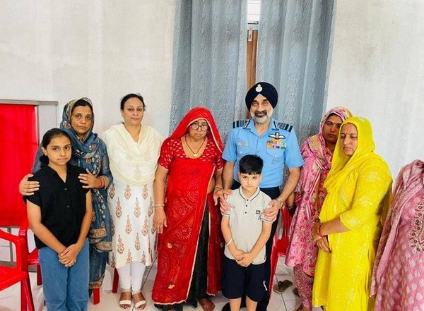 India News | Rajasthan: Air Chief Marshal AP Singh Meets Late Sgt Surendra Kumar's Family