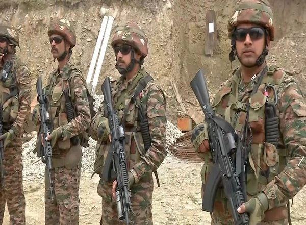 India News | J-K: Indian Army Deploys 3-tiered Counter-infiltration Grid Along LoC Ahead of Independence Day