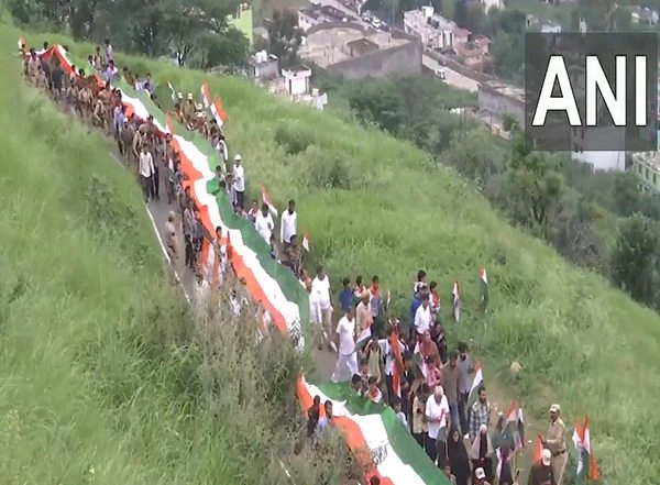 India News | Rajouri Hosts Tiranga Rally Featuring a 2-kilometre-long National Flag