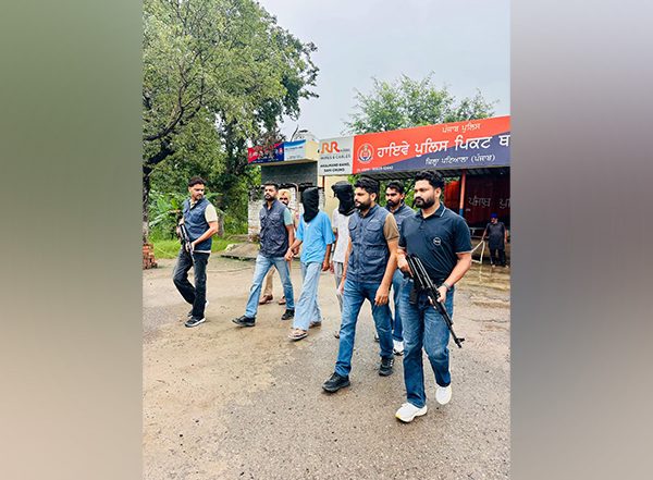 India News | Wanted in Fazilka Murder Case, Two Operatives of Lawrence Bishnoi Gang Held: Punjab Police