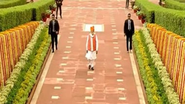 India News | PM Modi Pays Tribute to Mahatma Gandhi at Rajghat on 79th Independence Day