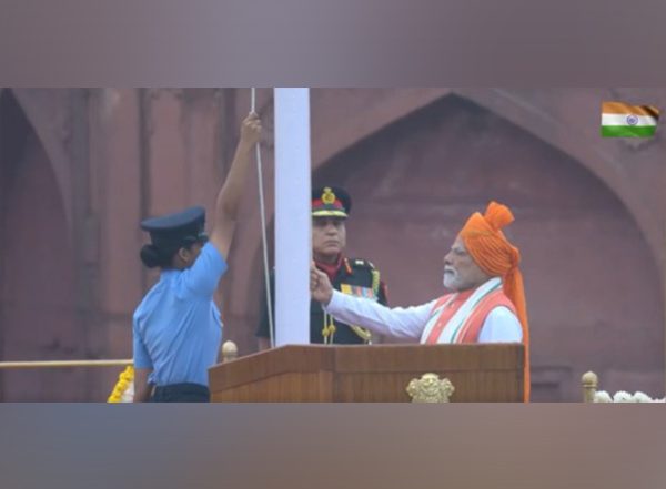 Entertainment News | PM Modi Opts for Saffron Turban with Tri-coloured Stole on 79th Independence Day