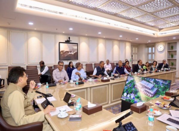 Business News | Piyush Goyal Meets Pharma Industry Leaders to Discuss R&D, Competitiveness Boost