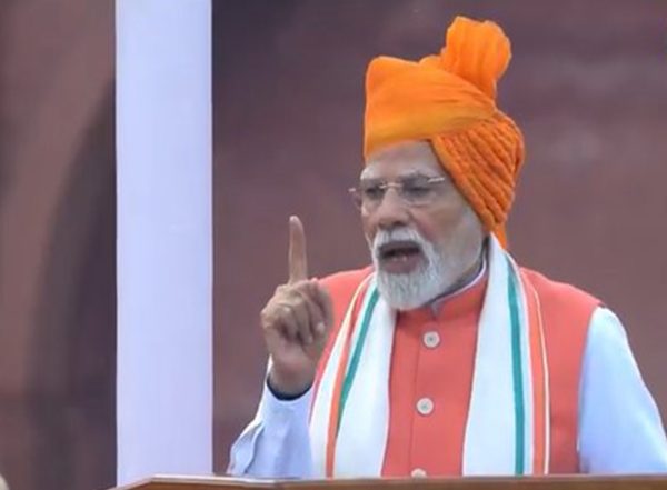 India News | Pradhan Mantri Viksit Bharat Rojgar Yojana: PM Modi Unveils Job Scheme on I-Day; 3.5 Cr Youth to Get Employment Opportunities