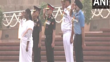 India News | Independence Day: President Droupadi Murmu Pays Homage to Bravehearts at National War Memorial
