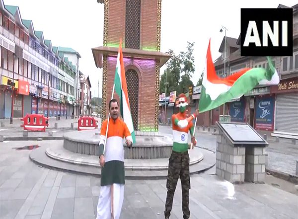 India News | Independence Day: Two Men from Rajasthan, Gujarat Unite to Raise Tiranga at Historic Srinagar's Lal Chowk