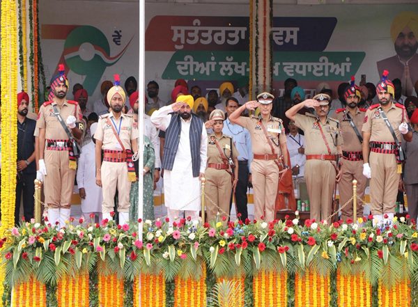 India News | Punjab is First State to Provide Financial Aid of Rs 1 Crore to Families of Fallen Soldiers: CM Bhagwant Mann on Independence Day