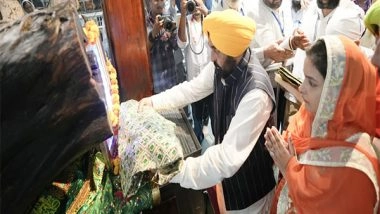 India News | Punjab CM Mann Pays Obeisance at Tilla Baba Sheikh Farid