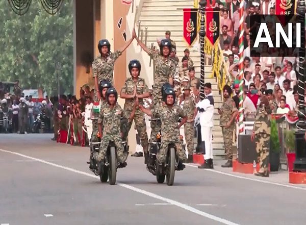 India News | BSF Jawans Perform Bike Stunts at Attari Border on 79th Independence Day