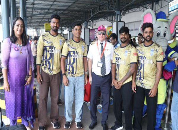 Sports News | Kerala Cricket League: Trophy Tour Sparks Excitement in Thiruvananthapuram; Grand Welcome at Airport