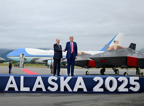 World News | Putin Declines Ukraine Questions as 'historic' Trump-Putin Summit Opens in Alaska