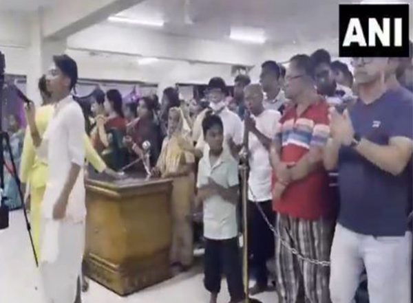 World News | Bangladesh: Devotees Throng ISKCON Temple in Dhaka to Celebrate Janmashtami