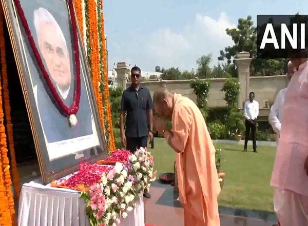 India News | Uttar Pradesh CM Yogi Pays Floral Tribute to Atal Bihari Vajpayee on His Death Anniversary in Lucknow