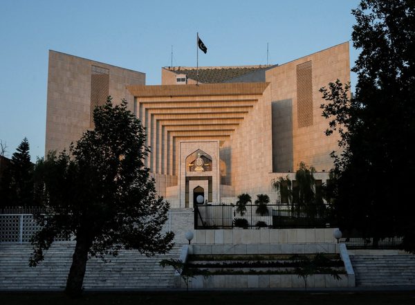 World News | Pakistan's Justice System in Tatters as Supreme Court Admits Massive Backlog