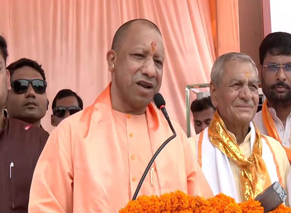 India News | Mathura: CM Yogi Extends Janmashtami Greetings, Bats for Protection of Sanatan Dharma