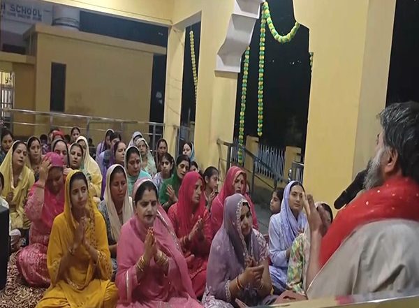 India News | J-K: Bhajan Kirtan Organised at Durga Mata Mandir in Chanderkote on Krishna Janmashtami