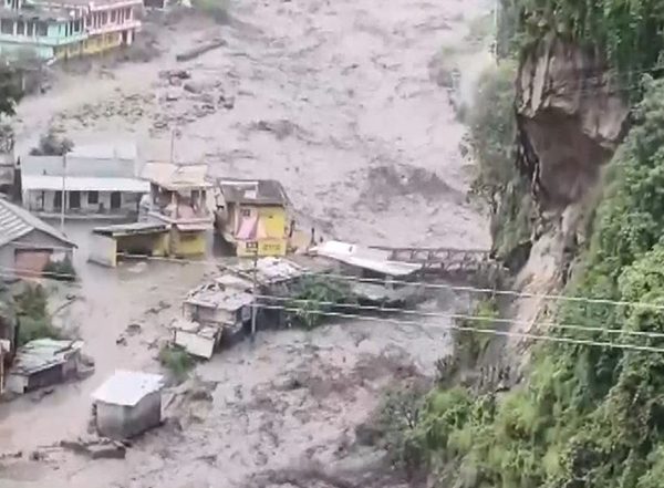 India News | Heavy Rains Leave 361 Roads, 637 Power Transformers, 115 Water Schemes Disrupted in Himachal; Death Toll Reaches 261