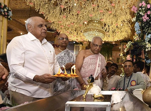 India News | Gujarat CM Bhupendra Patel Participates in Janmashtami Celebrations at ISKCON Temple