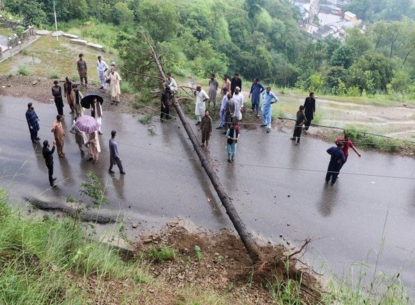 World News |  Pakistan: Over 340 Killed in Khyber-Pakhtunkhwa Floods, Rescue Efforts Hampered