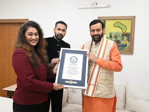 India News | HIPSA Presents Guinness World Record Certificate for Kabaddi to Haryana CM Saini