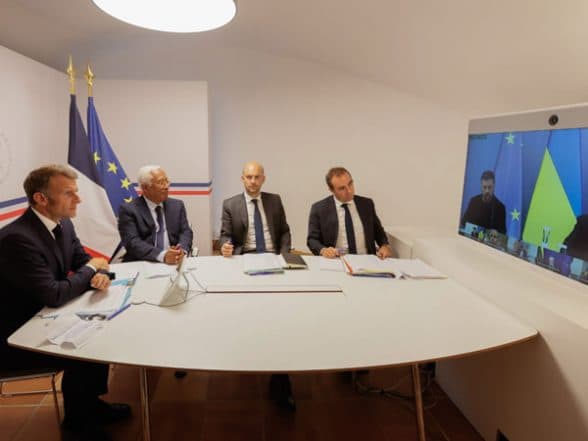 World News | Ukraine May Have to Recognize Territorial Losses Under Peace Deal, Says Macron | LatestLY