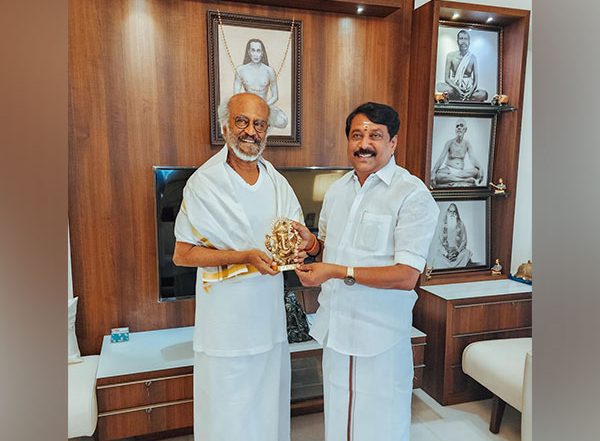 Entertainment News | Tamil Nadu BJP Chief Nainar Nagendran Meets Rajinikanth, Extends Best Wishes to Superstar on His 50-year Journey in Cinema