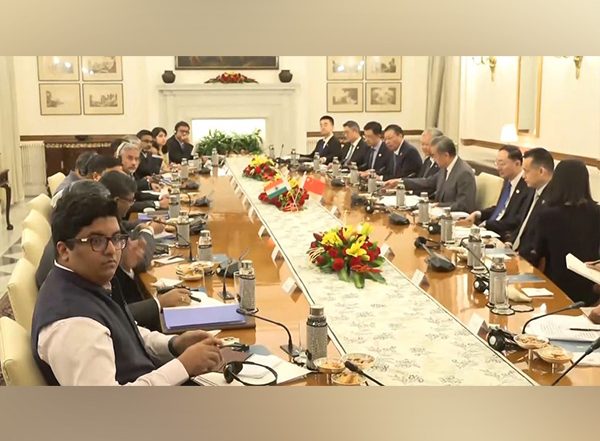 World News | India and China Should Now Move Ahead: EAM Jaishankar to Chinese Foreign Minister