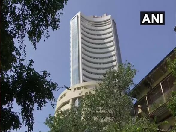 Business News | Nifty, Sensex Open Flat as Investors Track Ukraine Peace Talks; Oil, Metal and Media Shares Gain