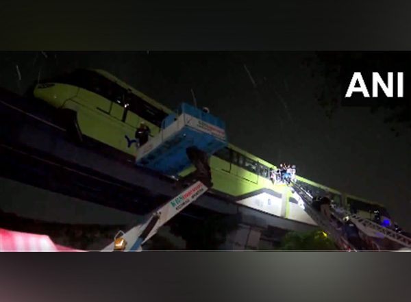 India News | Mumbai Monorail Incident: Preliminary Investigation Reveals Overcrowding as Main Reason; All Passengers Rescued Safely