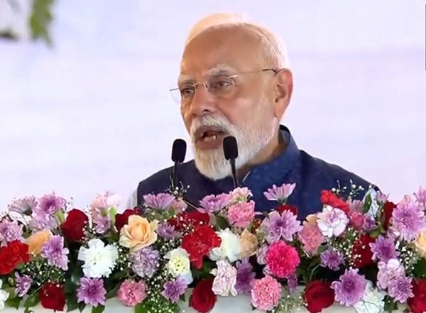India News | PM Modi Pays Tribute to Late PM Rajiv Gandhi on His Birth Anniversary