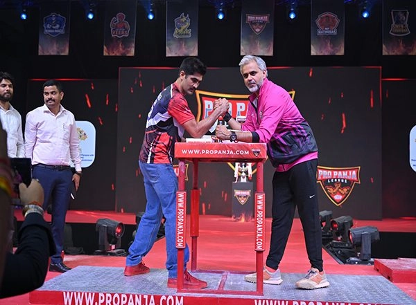 Sports News | Olympic Medallist Vijender Singh, Dara Singh Fire Up Rohtak Rowdies Ahead of Pro Panja League Final Against Kiraak Hyderabad