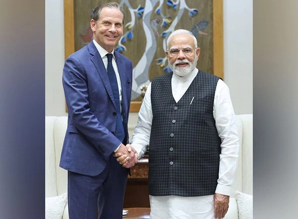 World News | PM Modi Meets Chairman, CEO of Kyndryl, Martin Schroeter