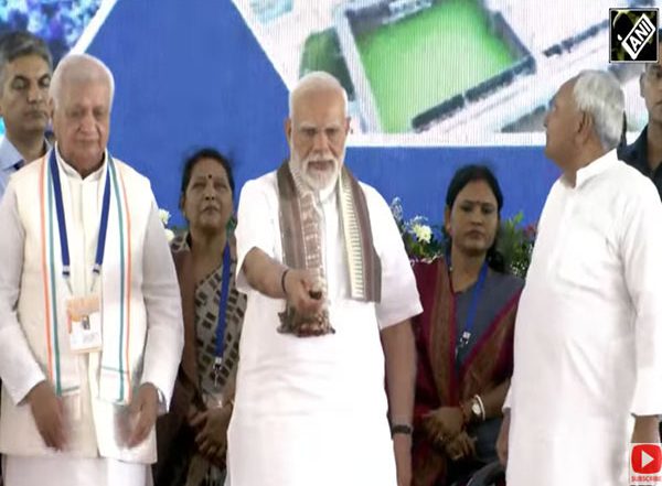 India News | PM Modi Inaugurates, Lays Foundation Stone of Development Projects Worth Around Rs 13,000 Crore in Bihar