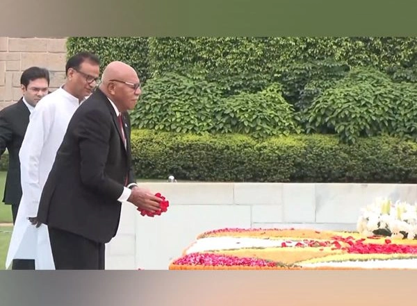 World News | Fiji PM Sitiveni Rabuka Pays Floral Tributes at Rajghat