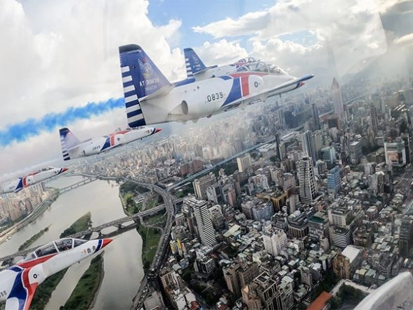 World News | Taiwan Records 6 PLA Aircraft, 7 PLAN Vessels Around Its Territory