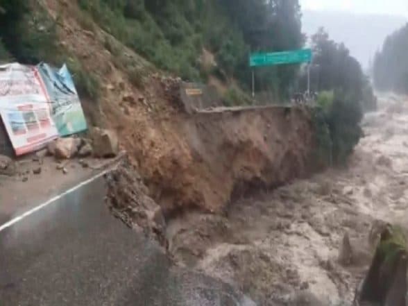 India News | Heavy Rains Wreak Havoc in Himachal's Kullu, NH-3 Damaged as Beas River Flows in Spate