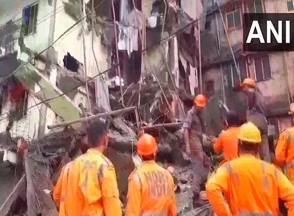 India News | Palghar Building Collapse: NDRF Teams Rescue 11, Search Underway for More Trapped Victims