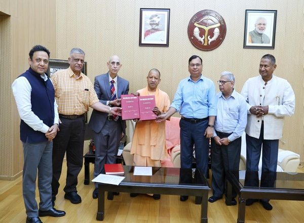 India News | Three Member Panel Submits 450 Page Investigation Report on Sambhal Violence to UP CM Yogi Adityanath