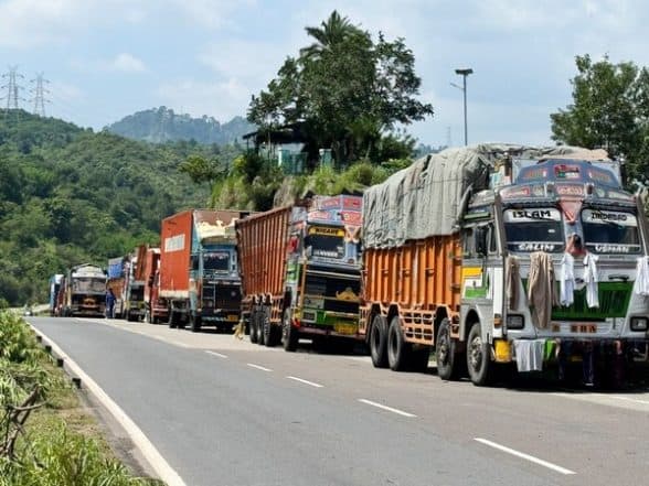 India News | Floods Disrupt Road Connectivity in J-K; Poonch, Doda Among Worst Hit
