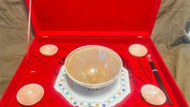 World News | PM Modi Gifts Ramen Bowl, Pashmina Shawl to Japanese Counterpart and His Wife