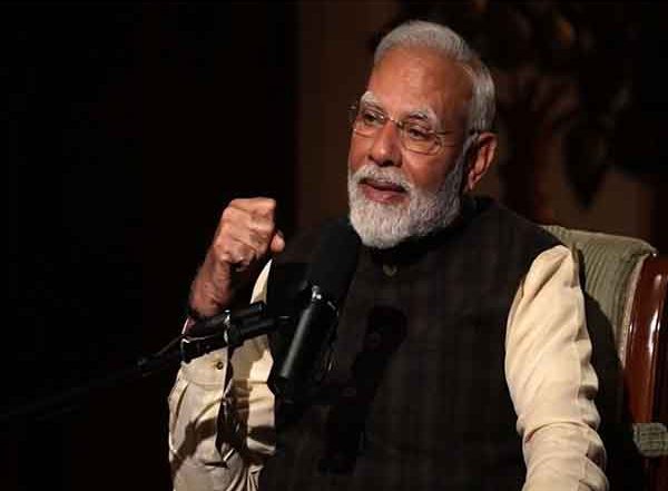 Sports News | PM Modi Reveals German Football Coach Beiersdorfer to Train Young Players of Madhya Pradesh's Shahdol