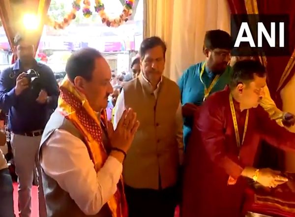 India News | Union Minister JP Nadda Offer Prayers at Chandralok Ganeshotsav Mandal in Mumbai