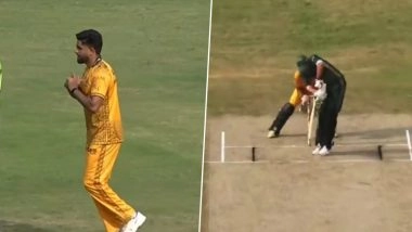 Babar Azam Dismisses Younis Khan With Stunning Delivery During Peshawar Zalmi vs Pakistan Legends XI T20 Cricket Exhibition 2025 Match (Watch Video)