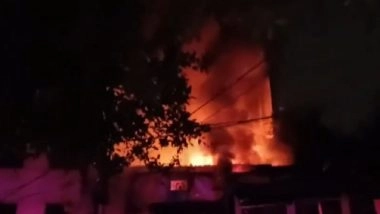 Delhi Fire: Massive Blaze Erupts at Inderlok Shoe Market, No Casualties Reported (watch video)
