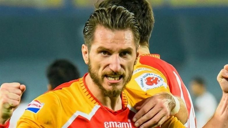 East Bengal Beat Mohun Bagan Super Giant 2-1 in Kolkata Derby; Dimitri Diamantakos' Brace Powers Red and Gold Brigade to Durand Cup 2025 Semi-Finals